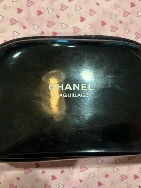 CHANEL Black Maquillage Glossy Cosmetic Pouch